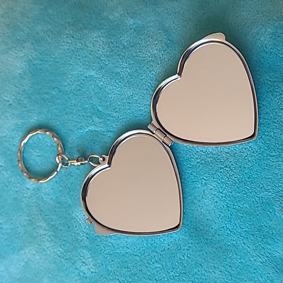 Hello Kitty Glitter Mirror Compact Keychain - Picture 4 of 6